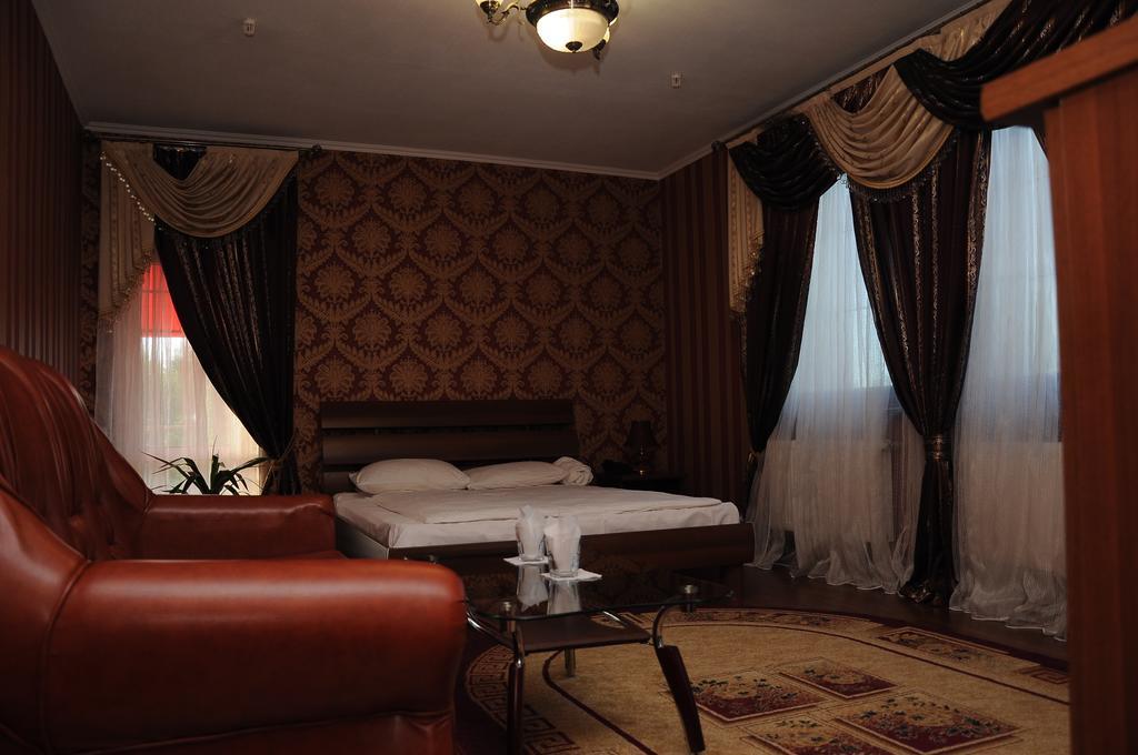 Casablanca Hotel Kalush Zimmer foto