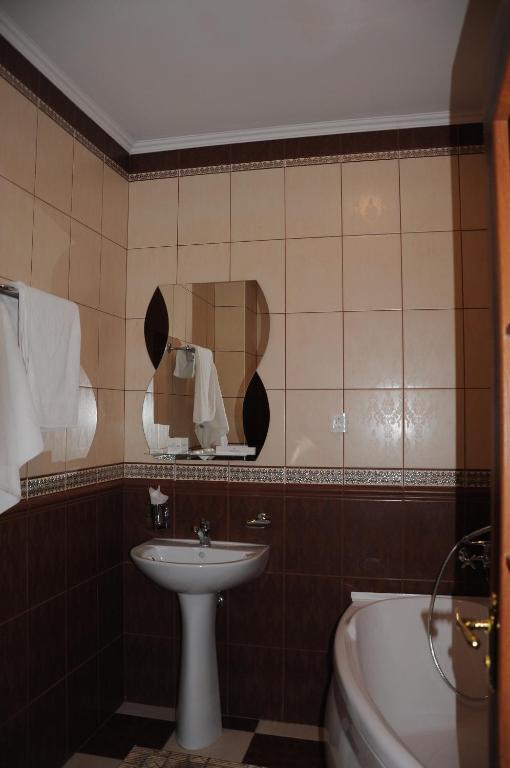 Casablanca Hotel Kalush Zimmer foto